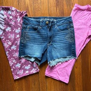 3Pc Bundle: AE Beaded Shorts (6) + 2 V-Neck Tops (M)